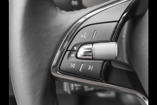 Škoda Kamiq 1.0 TSI 110pk DSG Style Navigatie Apple Carplay/Android Auto Adaptive Cruise control Parkeer sensoren Lichtmetalen Velgen