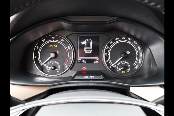 Škoda Kamiq 1.0 TSI 110pk DSG Style Navigatie Apple Carplay/Android Auto Adaptive Cruise control Parkeer sensoren Lichtmetalen Velgen