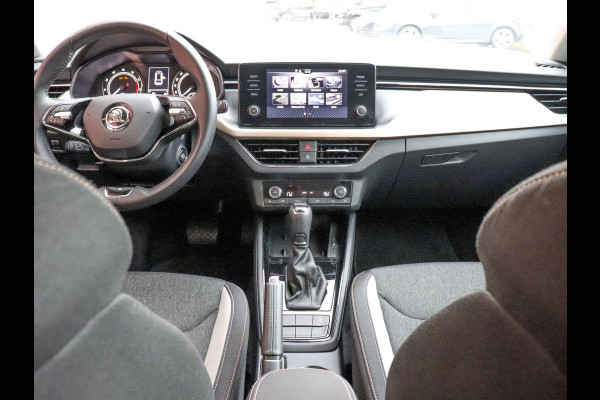 Škoda Kamiq 1.0 TSI 110pk DSG Style Navigatie Apple Carplay/Android Auto Adaptive Cruise control Parkeer sensoren Lichtmetalen Velgen