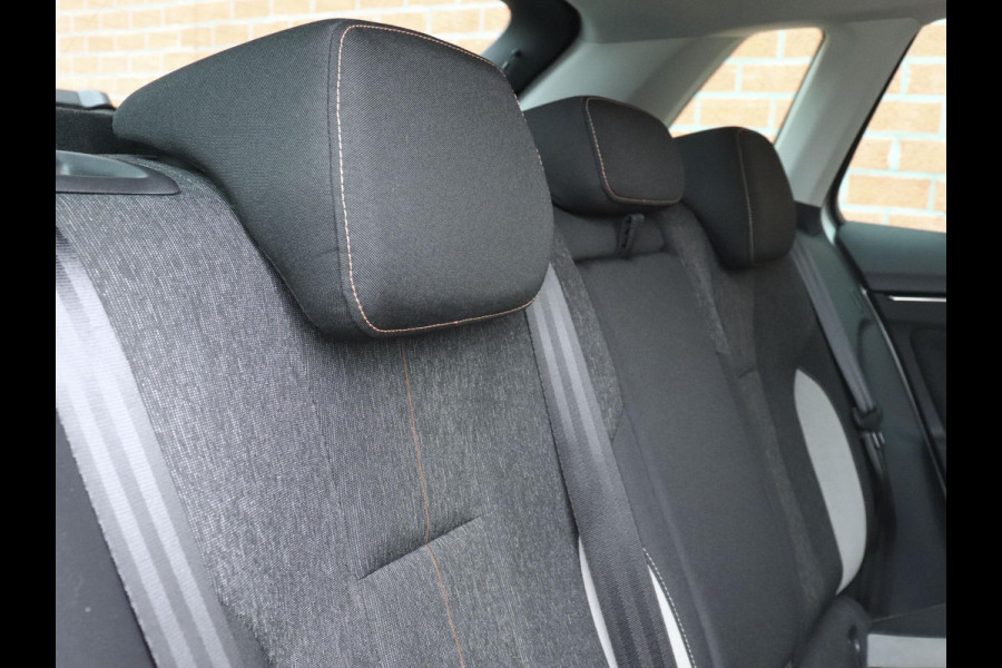Škoda Kamiq 1.0 TSI 110pk DSG Style Navigatie Apple Carplay/Android Auto Adaptive Cruise control Parkeer sensoren Lichtmetalen Velgen