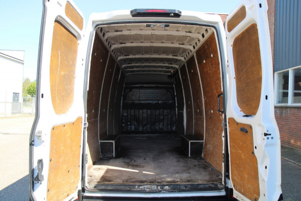 Iveco Daily 35S14V 2.3 410L L5H2 / Automaat / 3,5 ton trek / Trekhaak