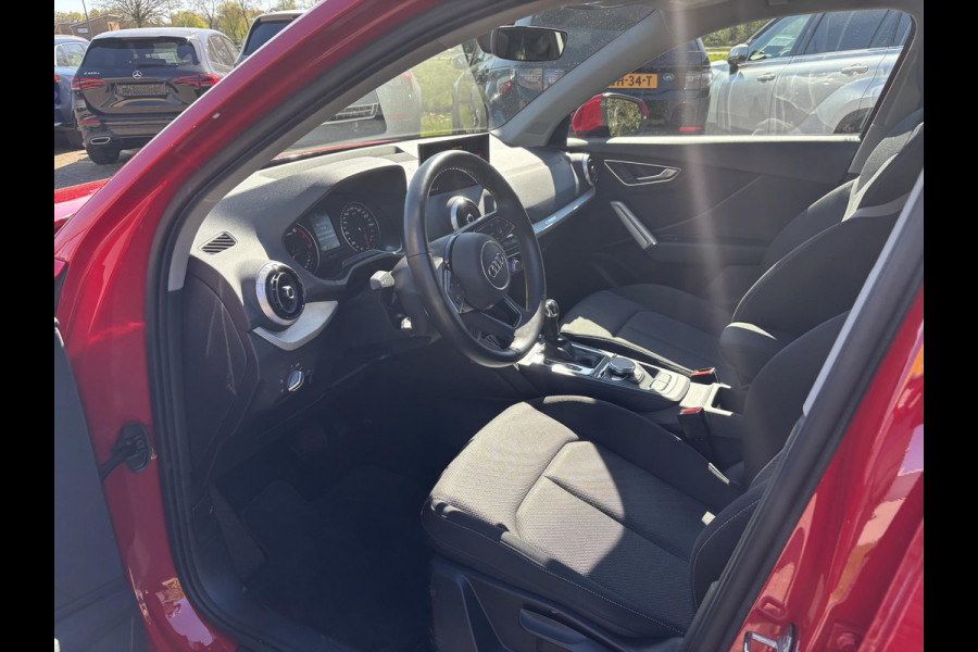 Audi Q2 35 TFSI S Edition 150pk | Automaat | Afneembare Trekhaak | Stoelverwarming | Navigatie | Climate control