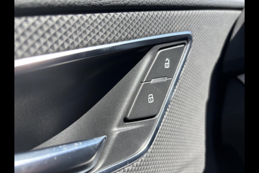 Audi Q2 35 TFSI S Edition 150pk | Automaat | Afneembare Trekhaak | Stoelverwarming | Navigatie | Climate control