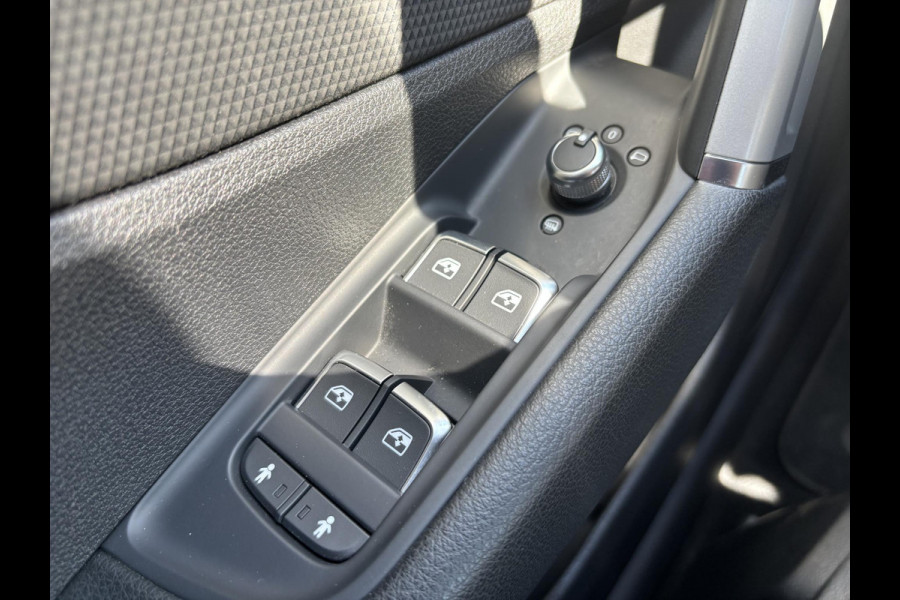 Audi Q2 35 TFSI S Edition 150pk | Automaat | Afneembare Trekhaak | Stoelverwarming | Navigatie | Climate control