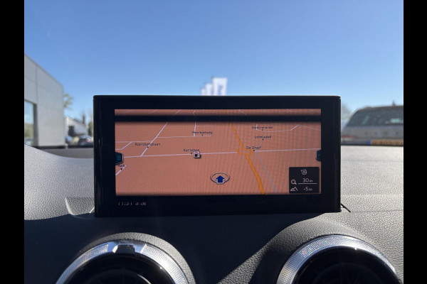 Audi Q2 35 TFSI S Edition 150pk | Automaat | Afneembare Trekhaak | Stoelverwarming | Navigatie | Climate control