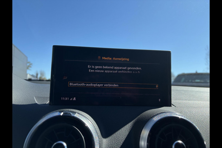 Audi Q2 35 TFSI S Edition 150pk | Automaat | Afneembare Trekhaak | Stoelverwarming | Navigatie | Climate control