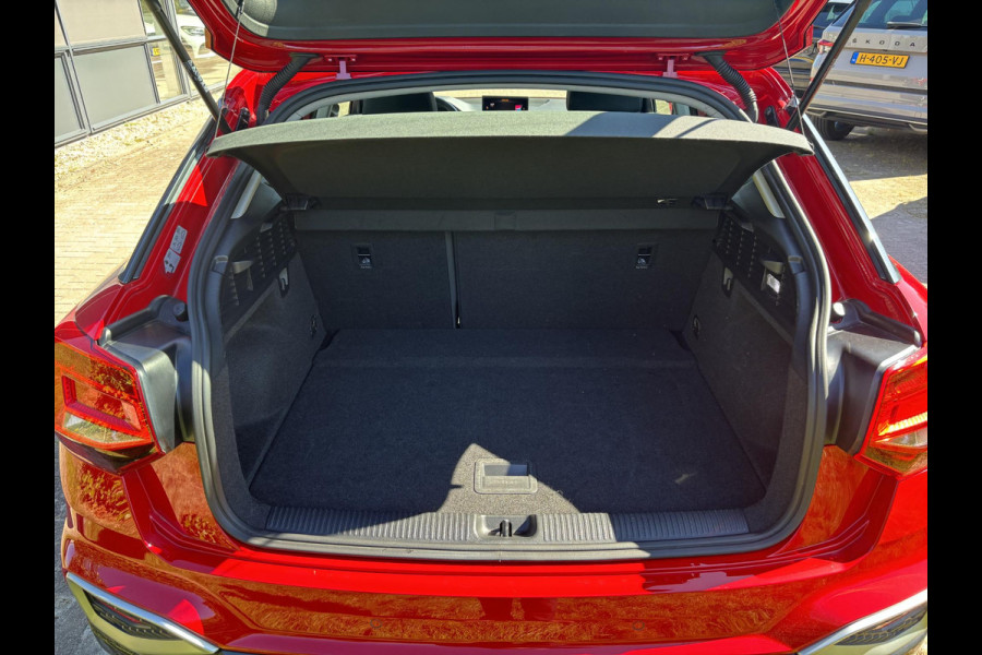 Audi Q2 35 TFSI S Edition 150pk | Automaat | Afneembare Trekhaak | Stoelverwarming | Navigatie | Climate control