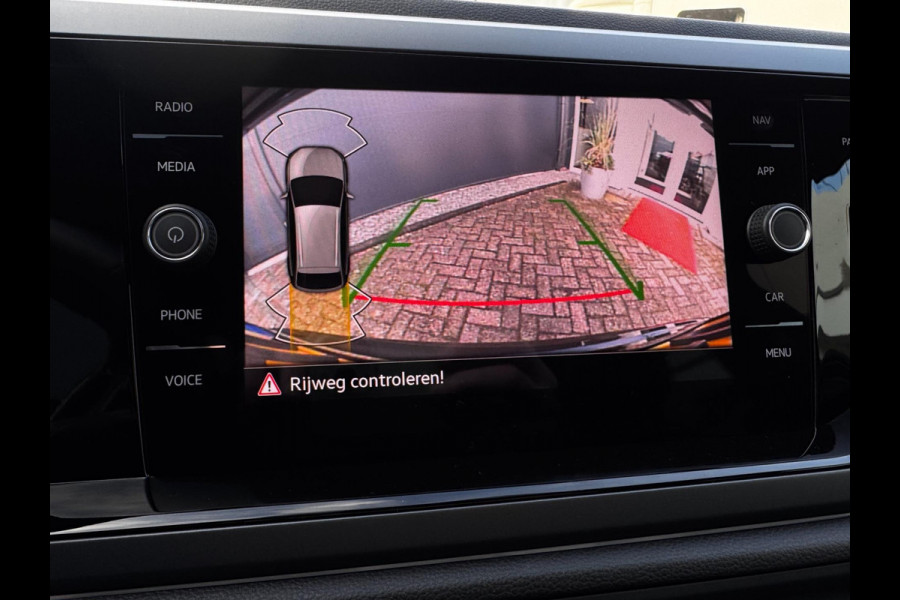 Volkswagen Taigo 1.0 TSI R-Line | Camera | Adaptive Cruise | Automaat | Climate Control | Navigatie