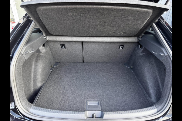 Volkswagen Taigo 1.0 TSI R-Line | Camera | Adaptive Cruise | Automaat | Climate Control | Navigatie