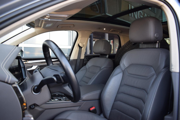 Volkswagen Touareg 3.0 TSi eHybrid 4MOTION | Trekhaak | Luchtvering | Pano | Leer | Memory