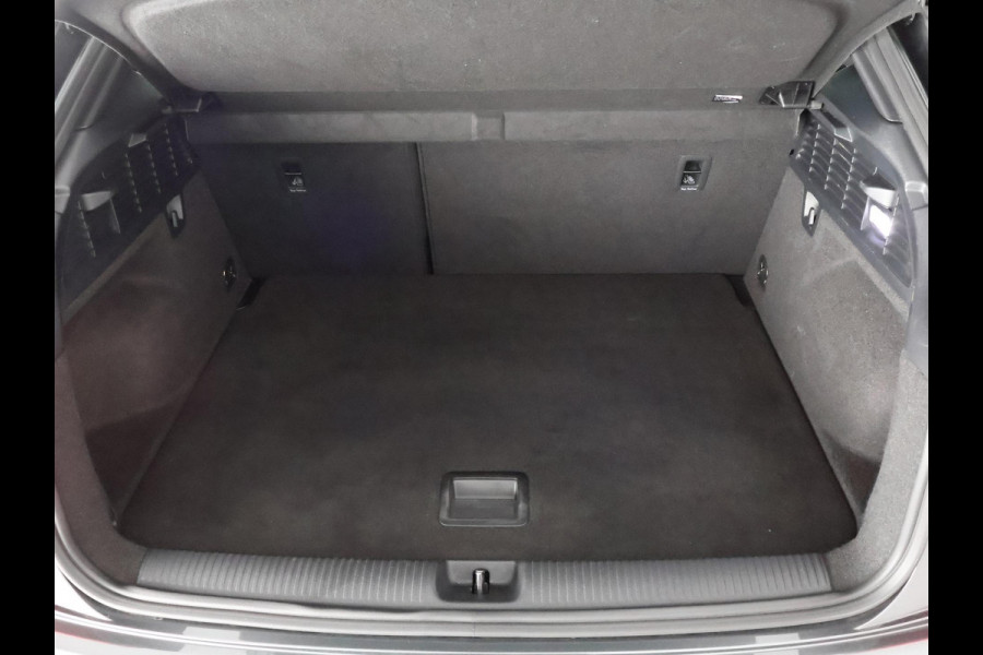Audi Q2 30 TFSI S Edition | Digitale Cockpit | Stoel Verwarming | Achteruitrij Camera |