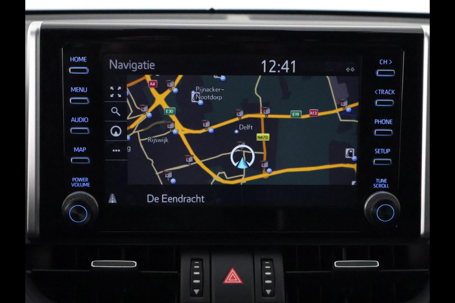 Toyota RAV4 2.5 Hybrid AWD Bi-Tone | 1650 KG trekgewicht | Trekhaak | Parkeersensoren | Apple Carplay & AndroidAUTO | Adapt.Cruise Control |