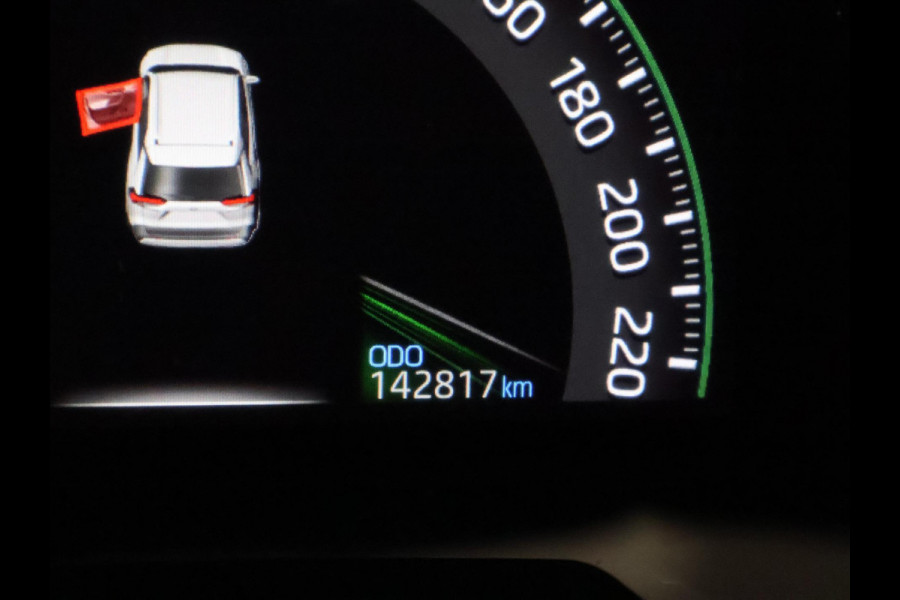 Toyota RAV4 2.5 Hybrid AWD Bi-Tone | 1650 KG trekgewicht | Trekhaak | Parkeersensoren | Apple Carplay & AndroidAUTO | Adapt.Cruise Control |