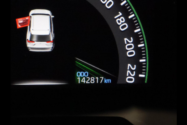 Toyota RAV4 2.5 Hybrid AWD Bi-Tone | 1650 KG trekgewicht | Trekhaak | Parkeersensoren | Apple Carplay & AndroidAUTO | Adapt.Cruise Control |