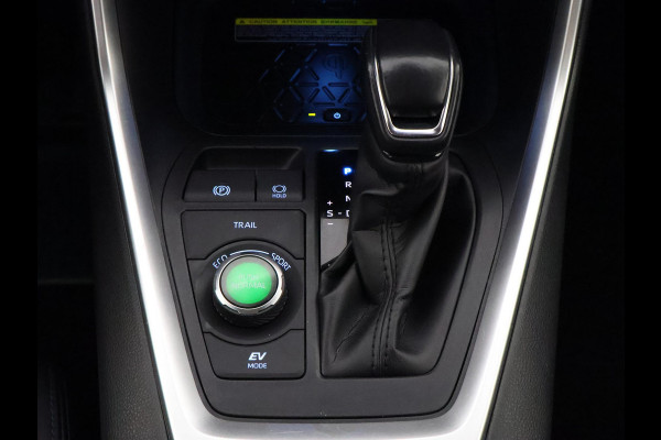 Toyota RAV4 2.5 Hybrid AWD Bi-Tone | 1650 KG trekgewicht | Trekhaak | Parkeersensoren | Apple Carplay & AndroidAUTO | Adapt.Cruise Control |