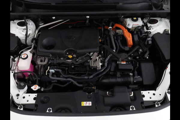 Toyota RAV4 2.5 Hybrid AWD Bi-Tone | 1650 KG trekgewicht | Trekhaak | Parkeersensoren | Apple Carplay & AndroidAUTO | Adapt.Cruise Control |