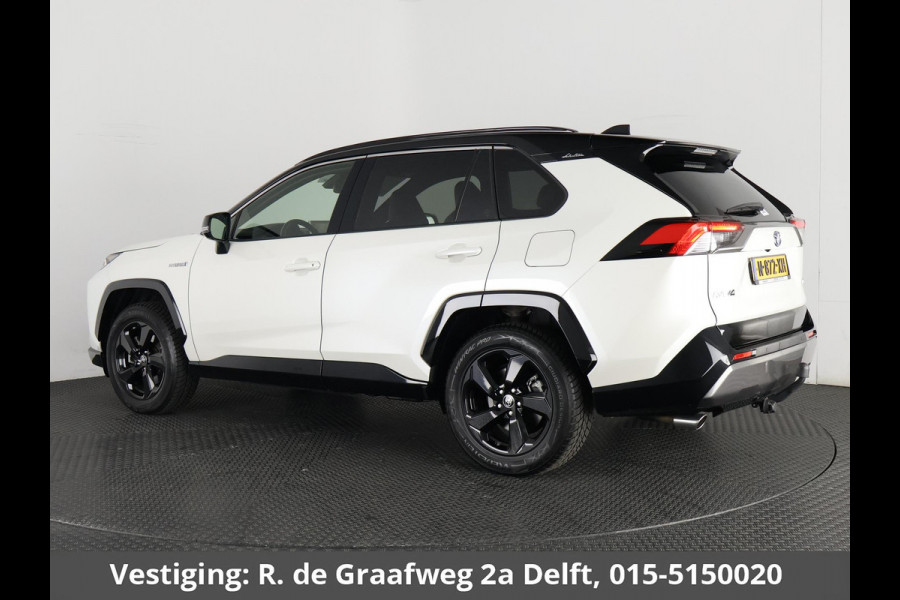 Toyota RAV4 2.5 Hybrid AWD Bi-Tone | 1650 KG trekgewicht | Trekhaak | Parkeersensoren | Apple Carplay & AndroidAUTO | Adapt.Cruise Control |