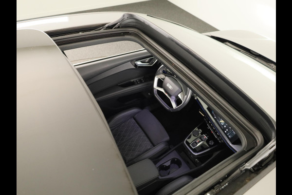 Audi Q4 Sportback e-tron 50 quattro S edition 77 kWh 299pk | SOH 94% | Panoramadak | Matrix | Sonos Audio 21 inch Lichtmetalen velgen | Sportstoelen |