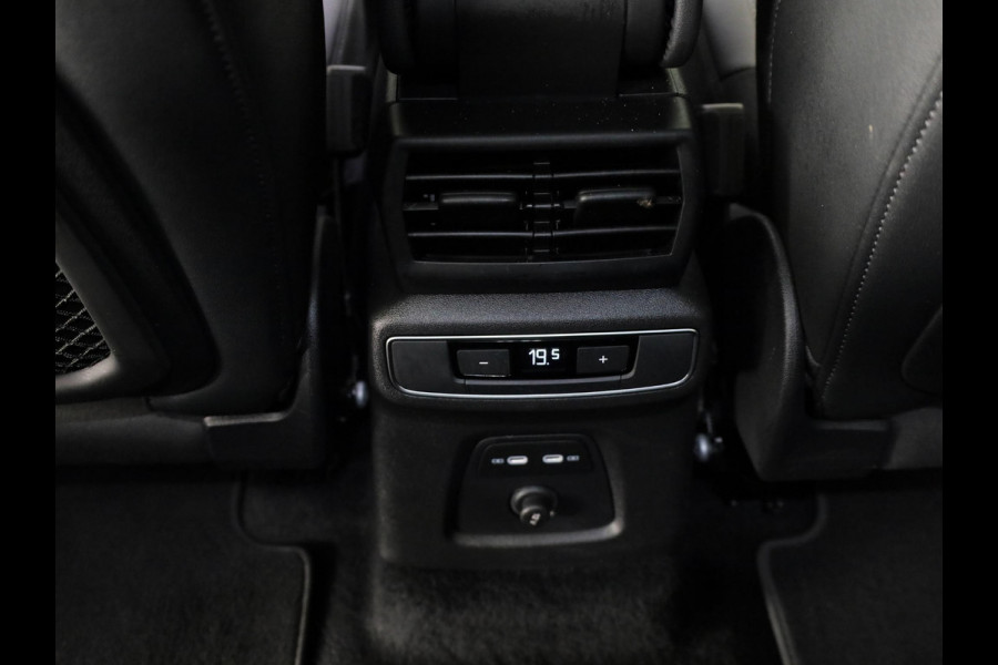 Audi Q4 Sportback e-tron 50 quattro S edition 77 kWh 299pk | SOH 94% | Panoramadak | Matrix | Sonos Audio 21 inch Lichtmetalen velgen | Sportstoelen |