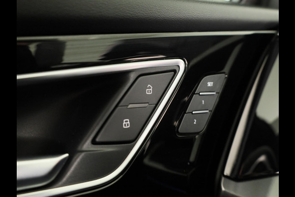 Audi Q4 Sportback e-tron 50 quattro S edition 77 kWh 299pk | SOH 94% | Panoramadak | Matrix | Sonos Audio 21 inch Lichtmetalen velgen | Sportstoelen |