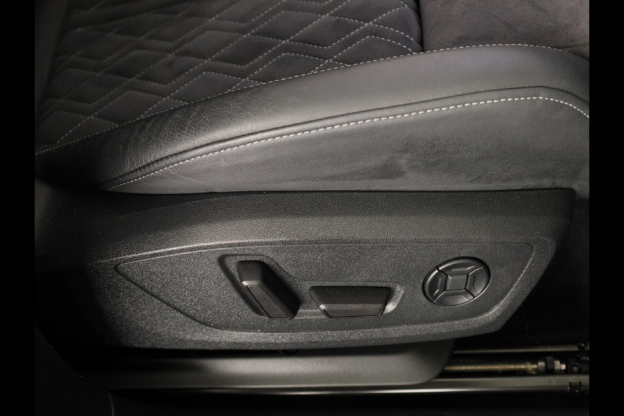 Audi Q4 Sportback e-tron 50 quattro S edition 77 kWh 299pk | SOH 94% | Panoramadak | Matrix | Sonos Audio 21 inch Lichtmetalen velgen | Sportstoelen |