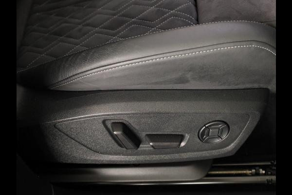 Audi Q4 Sportback e-tron 50 quattro S edition 77 kWh 299pk | SOH 94% | Panoramadak | Matrix | Sonos Audio 21 inch Lichtmetalen velgen | Sportstoelen |