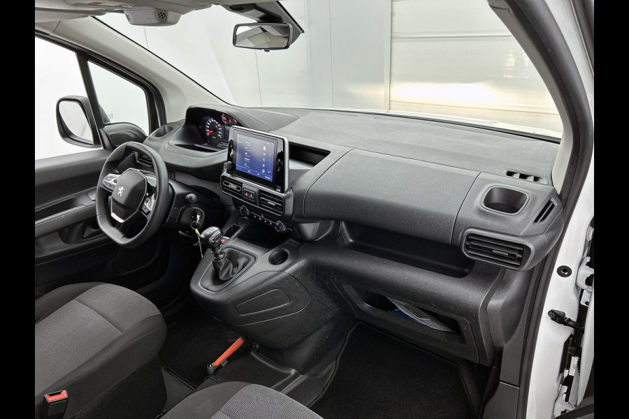 Peugeot Partner 1.2 Benzine 111PK Euro6 Premium / Airco / Navigatie / Cruise-ctr. / Schuifdeur + Raam / Radio multimedia / Apk nieuw