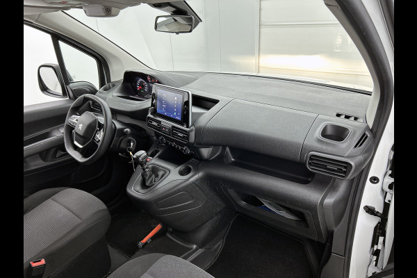 Peugeot Partner 1.2 Benzine 111PK Euro6 Premium / Airco / Navigatie / Cruise-ctr. / Schuifdeur + Raam / Radio multimedia / Apk nieuw