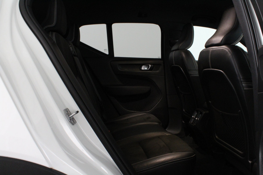 Volvo XC40 1.5 T3 R-Design > Trekhaak/H&K/Zwart dak/Winterpakket pro...