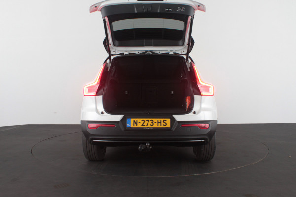 Volvo XC40 1.5 T3 R-Design > Trekhaak/H&K/Zwart dak/Winterpakket pro...