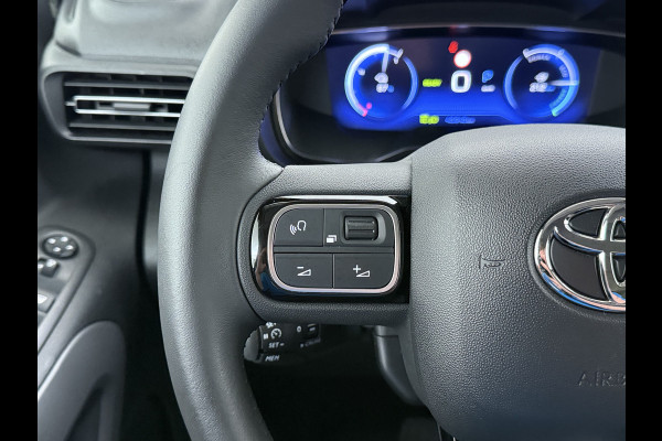 Toyota PROACE CITY Verso Electric AUT. 7persoons !Active Long Navi Camera Trekhaak Klapraam-in-klep PDC-a+v LM Dual-ECC 2-Schuifdeuren Cruise ESP Bordherkenning ABS Connect Visio Park 1 Smartphone-Oplader Dakrails Priv.Glas  50 kWh 3 fase 11kw lader ! Orig. NLse auto 1e eigenaar € 54.000 nieuw