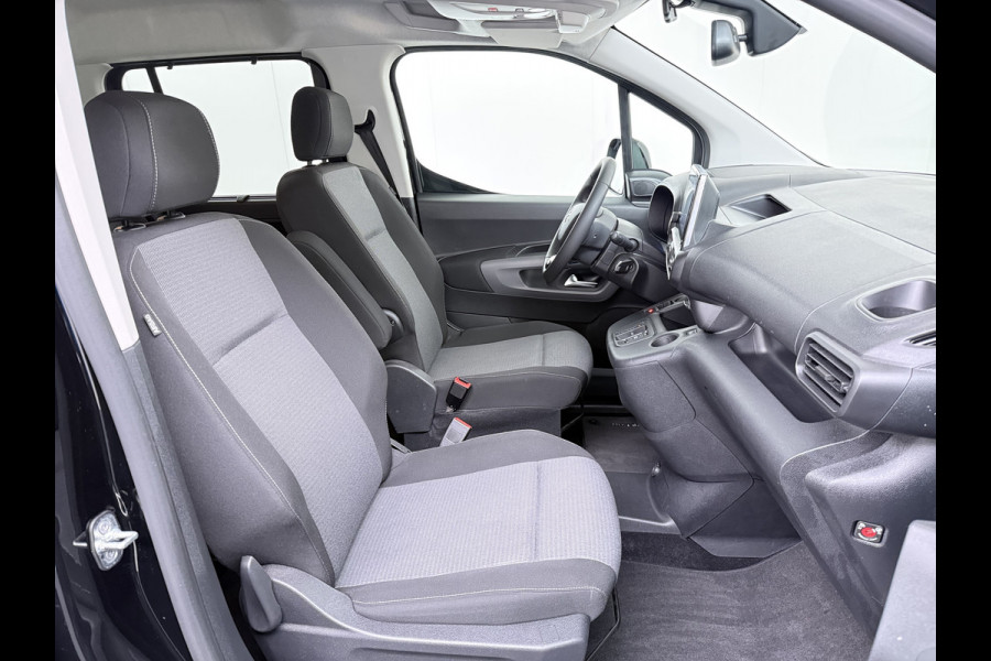 Toyota PROACE CITY Verso Electric AUT. 7persoons !Active Long Navi Camera Trekhaak Klapraam-in-klep PDC-a+v LM Dual-ECC 2-Schuifdeuren Cruise ESP Bordherkenning ABS Connect Visio Park 1 Smartphone-Oplader Dakrails Priv.Glas  50 kWh 3 fase 11kw lader ! Orig. NLse auto 1e eigenaar € 54.000 nieuw