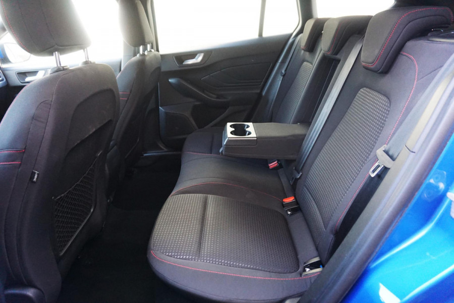 Ford FOCUS Wagon 1.0 EcoB. ST-Line | WINTERPACK| CAMERA| ALLSEASON!