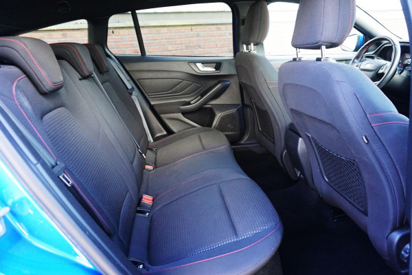 Ford FOCUS Wagon 1.0 EcoB. ST-Line | WINTERPACK| CAMERA| ALLSEASON!