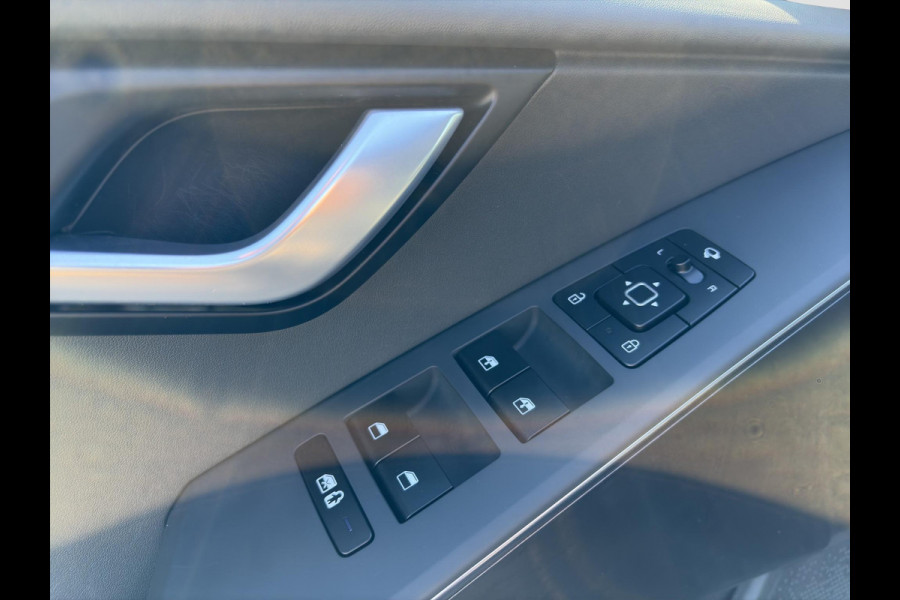 Kia Niro 1.6 GDi Hybrid DynamicPlusLine Leder | Stoel- en Stuurverwarming | Adapt. Cruise | Schuif/Kanteldak | Elektr. Achterklep |