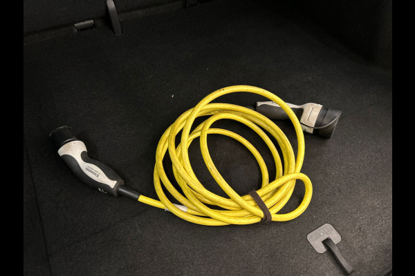 Volkswagen ID.4 Pro 77 kWh | Origineel Nederlands | SOH 93,57% | Carplay | Adaptive-cruise | Trekhaak | Navigatie | Camera |