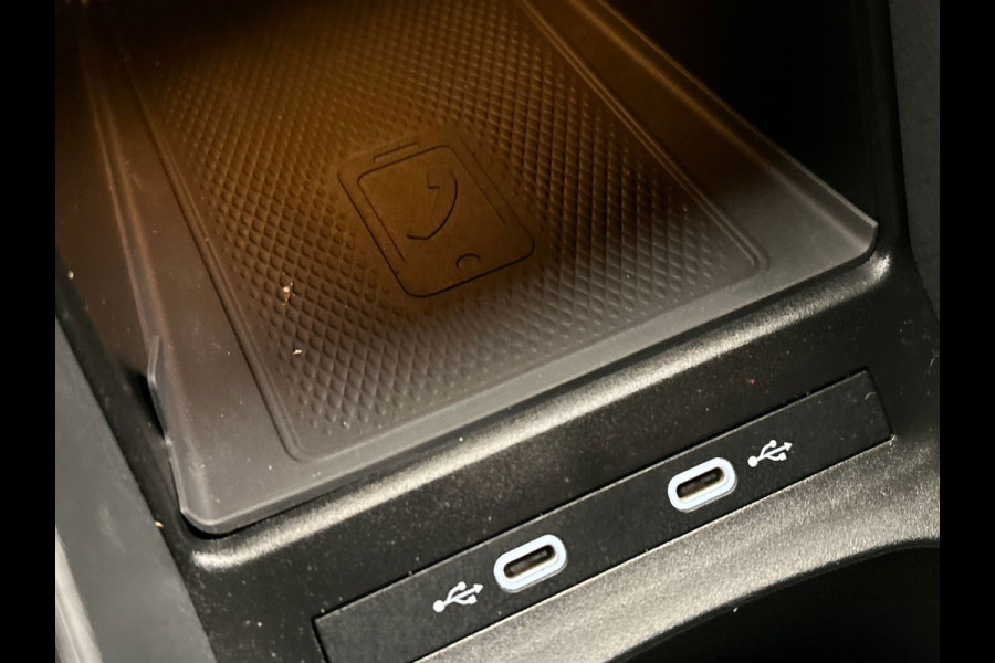 Volkswagen ID.4 Pro 77 kWh | Origineel Nederlands | SOH 93,57% | Carplay | Adaptive-cruise | Trekhaak | Navigatie | Camera |