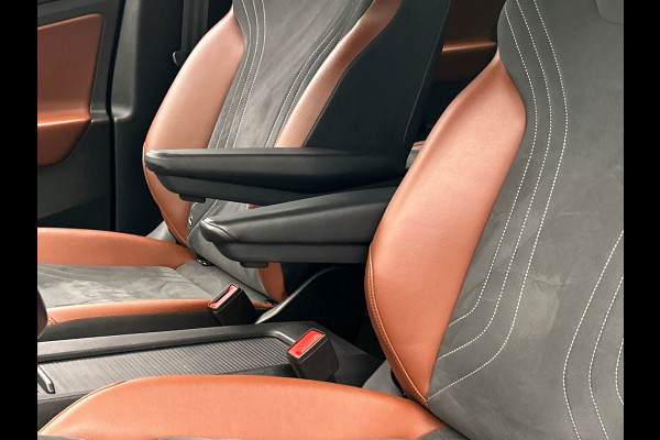 Volkswagen ID.4 Pro 77 kWh | Origineel Nederlands | SOH 93,57% | Carplay | Adaptive-cruise | Trekhaak | Navigatie | Camera |