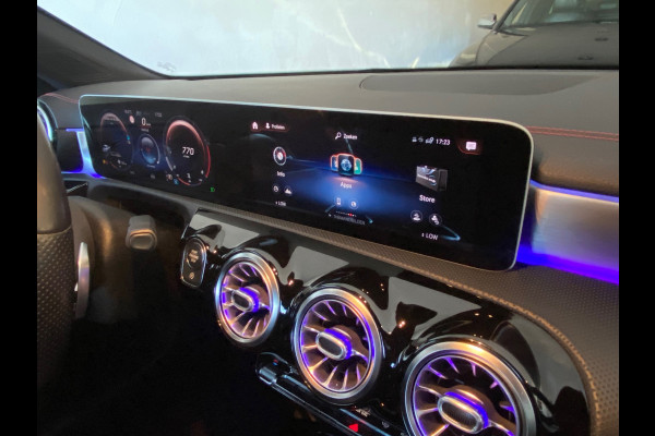 Mercedes-Benz CLA-Klasse 200 AMG-NIGHT PAKKET/PANO/SFEER/WIDESCREEN