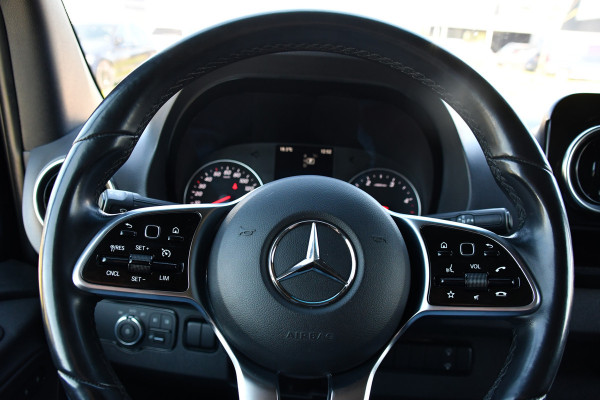 Mercedes-Benz Sprinter 319 1.9 CDI L2H2 RWD Black Edition Full Options! 360 Camera, Cruise, Memory, LED, 3500kg Trekhaak, Leder, Carplay, 190pk, Voorruit verwarming, Uniek!
