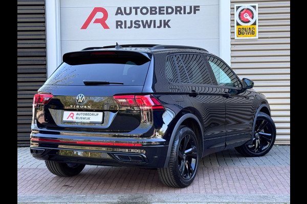 Volkswagen Tiguan 1.5 TSI R-Line Pano/Trekhaak/360/Sfeer