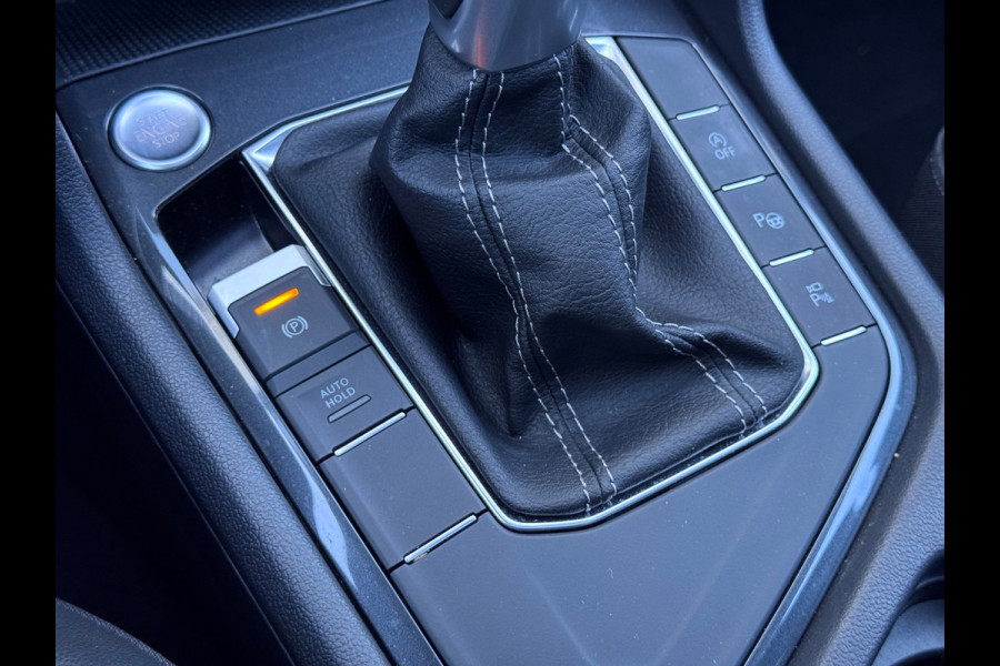 Volkswagen Tiguan 1.5 TSI R-Line Pano/Trekhaak/360/Sfeer