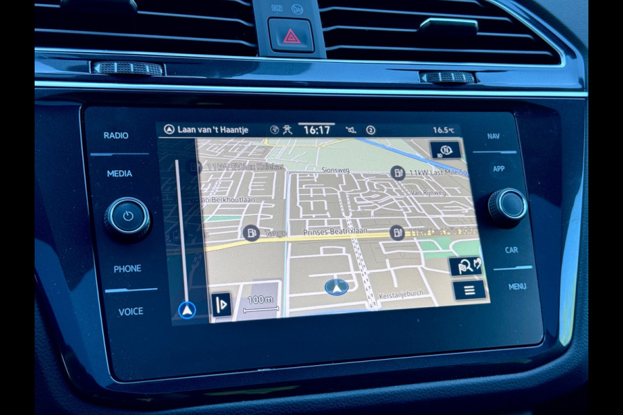 Volkswagen Tiguan 1.5 TSI R-Line Pano/Trekhaak/360/Sfeer