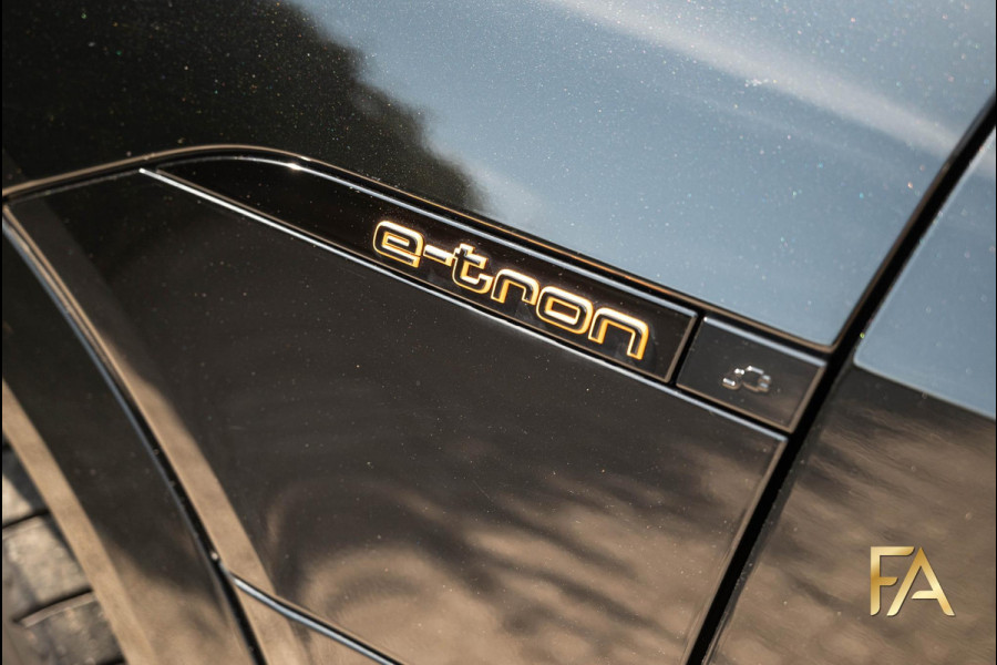 Audi e-tron 50 quattro S Line Black Edition 71 Kwh