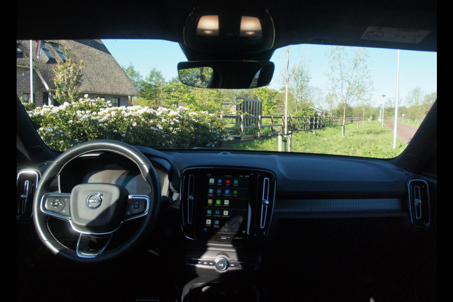 Volvo XC40 Recharge P8 AWD R-Design | SOH 95% | Apple Carplay | Parkeersensoren | Stoel-/Stuurverwarming | Cruise Control | NL-Auto |
