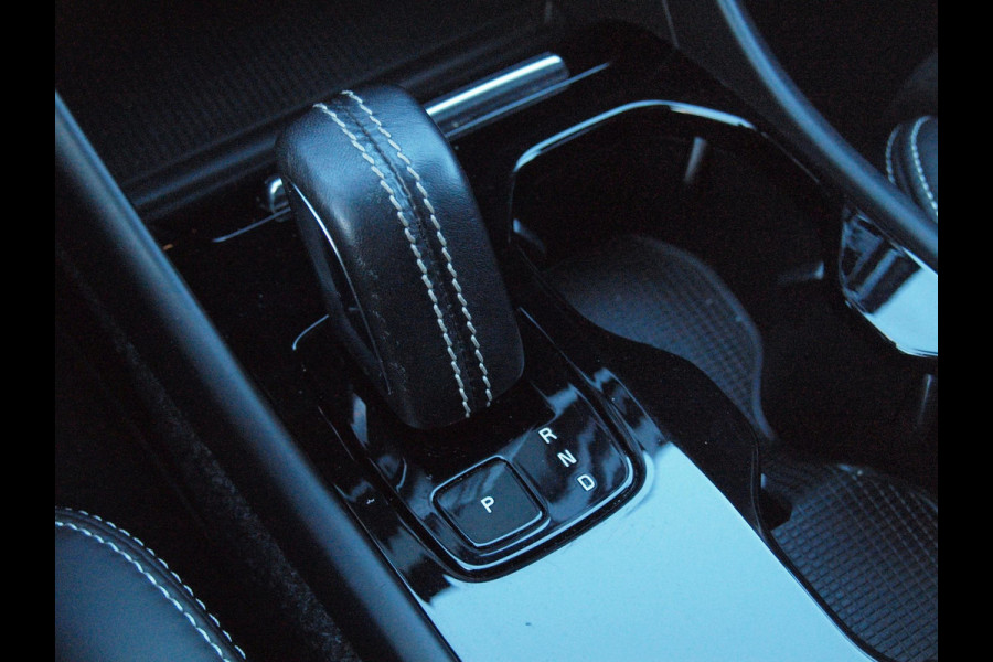 Volvo XC40 Recharge P8 AWD R-Design | SOH 95% | Apple Carplay | Parkeersensoren | Stoel-/Stuurverwarming | Cruise Control | NL-Auto |