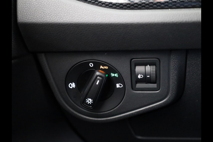 Volkswagen Polo 1.0 TSI Life Edition 95pk 5bak| digital display| Airco| el. inklap spiegels| 15'LM-velgen