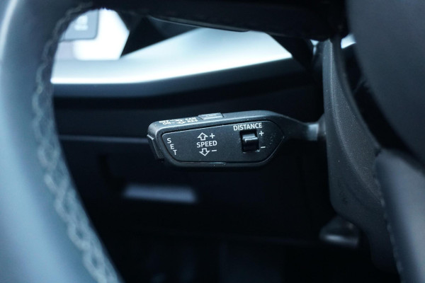 Audi A3 Limousine 30 TFSI Business edition + STOELVERWARMING / KEYLESS