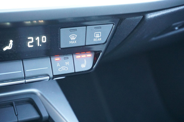 Audi A3 Limousine 30 TFSI Business edition + STOELVERWARMING / KEYLESS