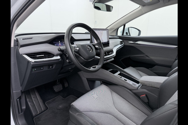 Škoda ENYAQ iV 80 82kwh 204PK Soh 96% Camera 1/2 Leer Apple Carplay Android Warmtepomp First Edition Navi 3-Zone-Ecc 19"lm PDC-a+v Adaptive-Cru Lane-Assist Luxus E-Call Stuurverwarming Led Isofix Keyless-Go DAB Rijstrooksensor Origineel Nederlandse Auto Nieuwprijs €  53.000,-